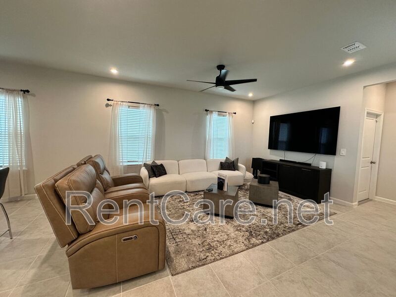 Beautiful Home For Rent in Apopka! property image