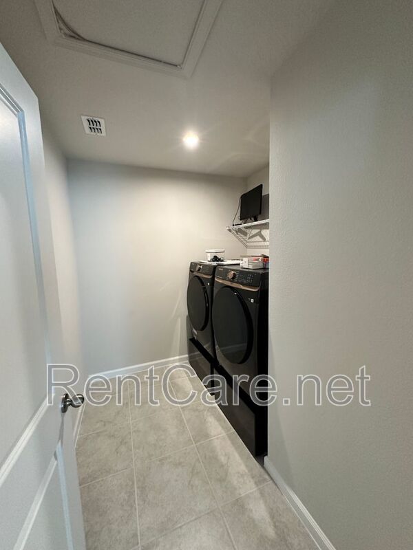 Beautiful Home For Rent in Apopka! property image