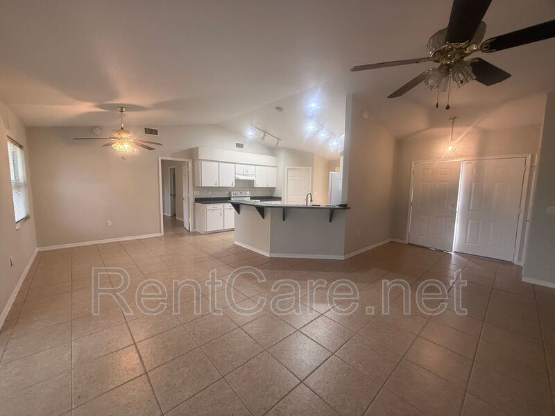 Winter Haven spacious 3/2 near Legoland! Available Now! property image
