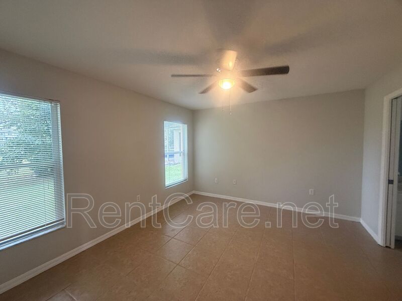 Winter Haven spacious 3/2 near Legoland! Available Now! property image
