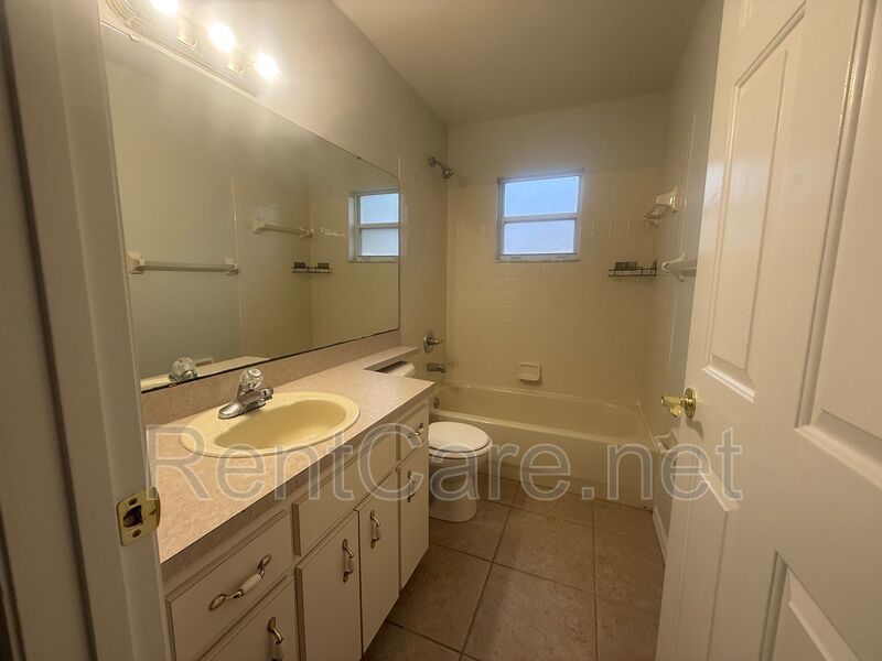 Winter Haven spacious 3/2 near Legoland! Available Now! property image