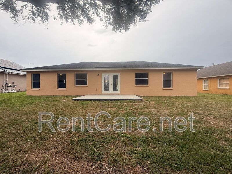 Winter Haven spacious 3/2 near Legoland! Available Now! property image