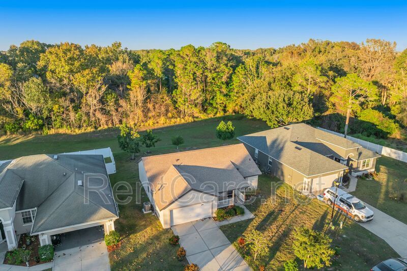 Cozy 3/2 Freshly painted home with large yard in Leesburg!  Lawn service included! property image