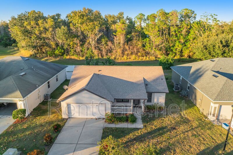 Cozy 3/2 Freshly painted home with large yard in Leesburg!  Lawn service included! property image