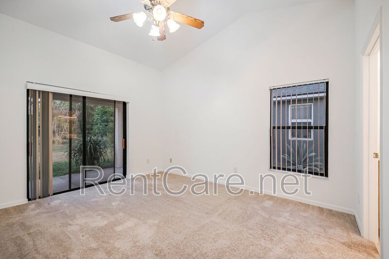 Cozy 3/2 Freshly painted home with large yard in Leesburg!  Lawn service included! property image