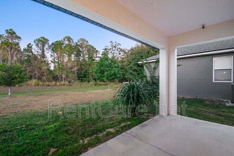 Cozy 3/2 Freshly painted home with large yard in Leesburg!  Lawn service included! property image