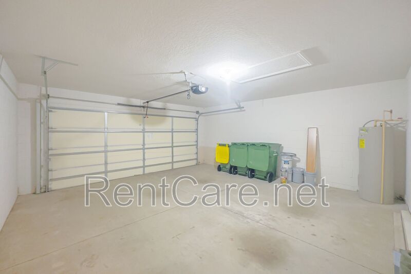 Cozy 3/2 Freshly painted home with large yard in Leesburg!  Lawn service included! property image