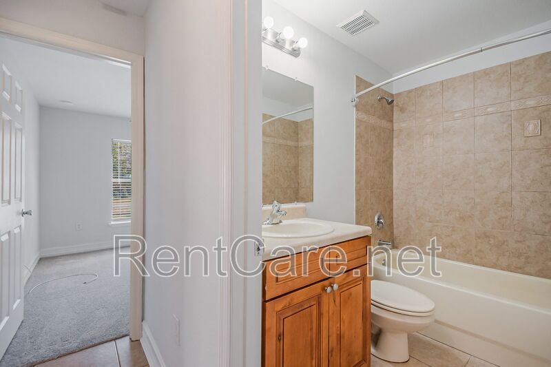 Spacious 3/2 home in Oviedo, just minutes to UCF.  Fresh paint and new carpet! No HOA! property image