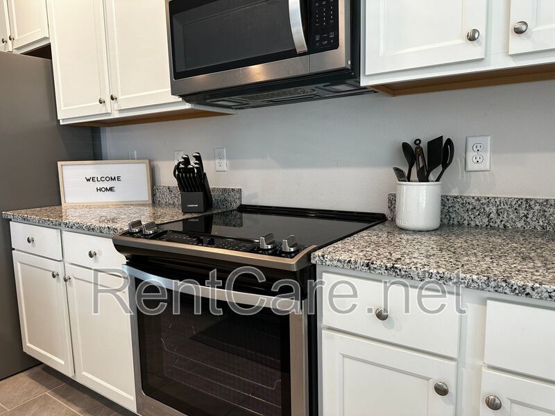 Resort Style Living! Stunning 3/2.5 Townhome in Waterleigh! Available April! property image