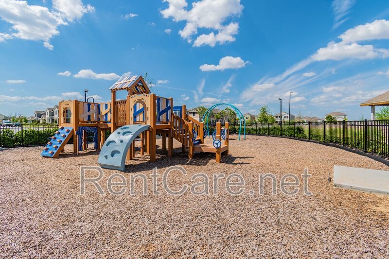 Resort Style Living! Stunning 3/2.5 Townhome in Waterleigh! Available April! property image