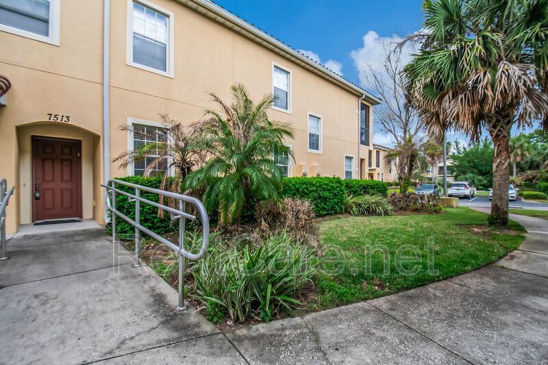 Spacious 3/2 Condo in the Gated Oakwater Community with Single Car Garage! Brand new carpets and Freshly Painted! property image