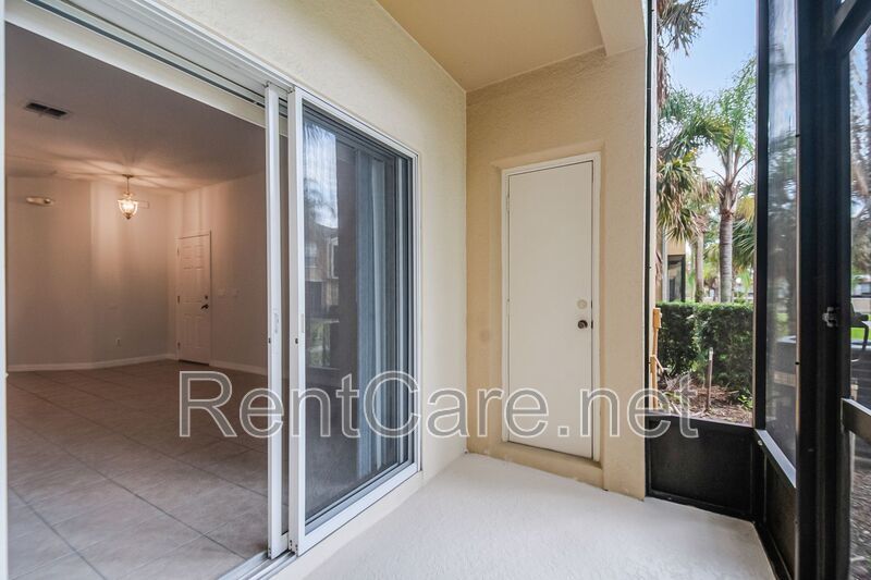 Spacious 3/2 Condo in the Gated Oakwater Community with Single Car Garage! Brand new carpets and Freshly Painted! property image