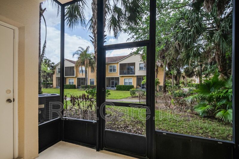 Spacious 3/2 Condo in the Gated Oakwater Community with Single Car Garage! Brand new carpets and Freshly Painted! property image