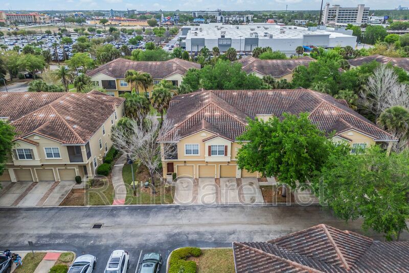 Spacious 3/2 Condo in the Gated Oakwater Community with Single Car Garage! Brand new carpets and Freshly Painted! property image