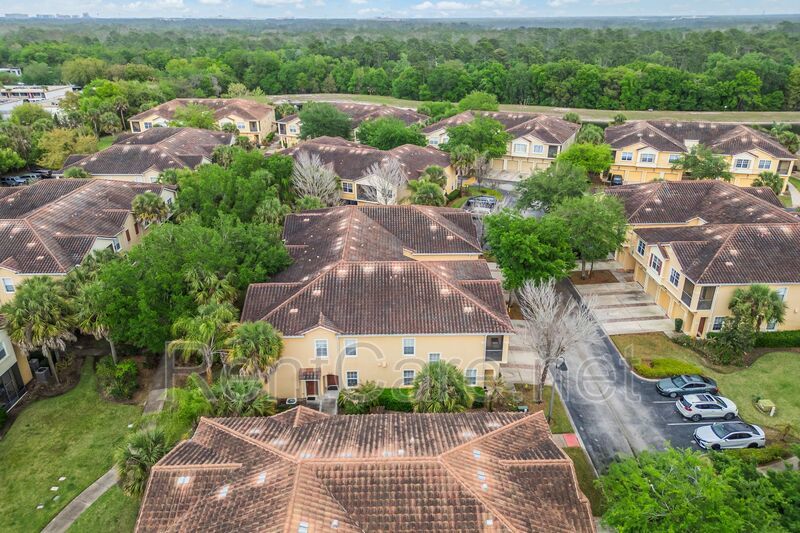 Spacious 3/2 Condo in the Gated Oakwater Community with Single Car Garage! Brand new carpets and Freshly Painted! property image