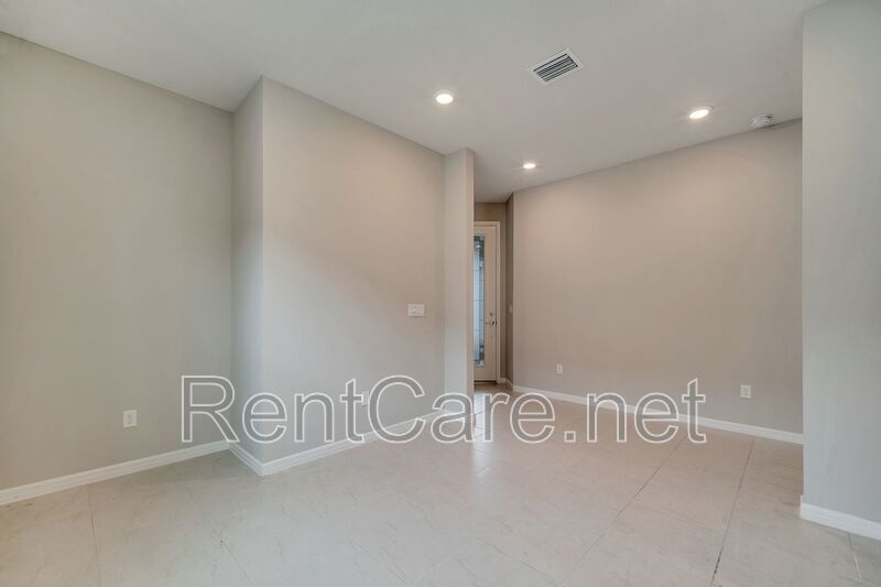 Beautiful 2/2 Villa with Office in Tohoqua in Kissimme a 55 plus community! Available Now! property image
