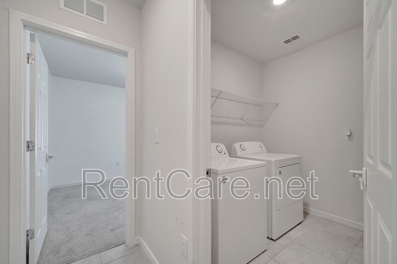 Lovely 4/2 in Davenport! Available now! property image