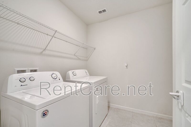 Lovely 4/2 in Davenport! Available now! property image