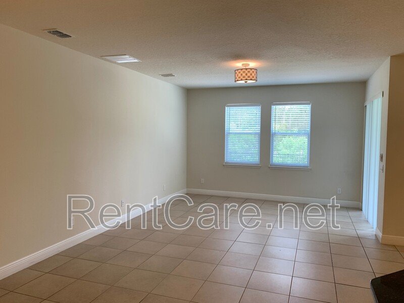 Beautiful 4/3 with fenced yard in Hunters Creek! Available August 2026 property image