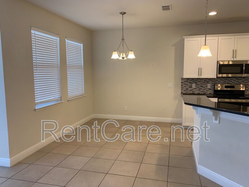 Beautiful 4/3 with fenced yard in Hunters Creek! Available August 2026 property image