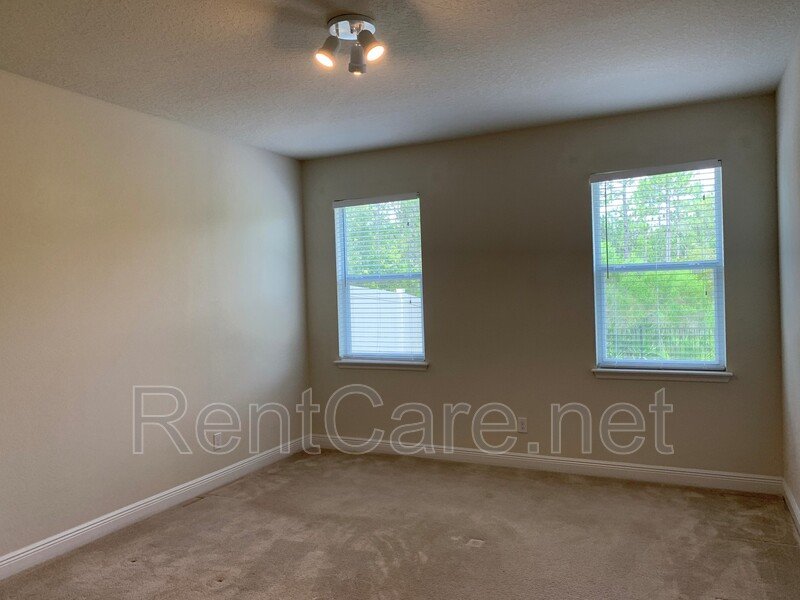 Beautiful 4/3 with fenced yard in Hunters Creek! Available August 2026 property image