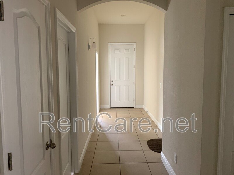 Beautiful 4/3 with fenced yard in Hunters Creek! Available August 2026 property image