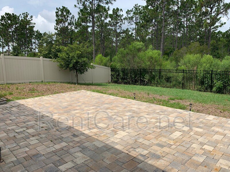 Beautiful 4/3 with fenced yard in Hunters Creek! Available August 2026 property image