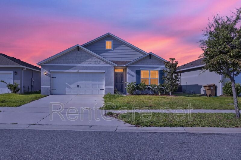 Beautiful 4/2 in St. Cloud with Solar Panels!! Available Now! property image