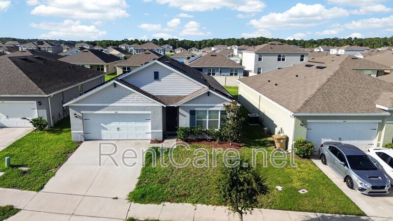 Beautiful 4/2 in St. Cloud with Solar Panels!! Available Now! property image