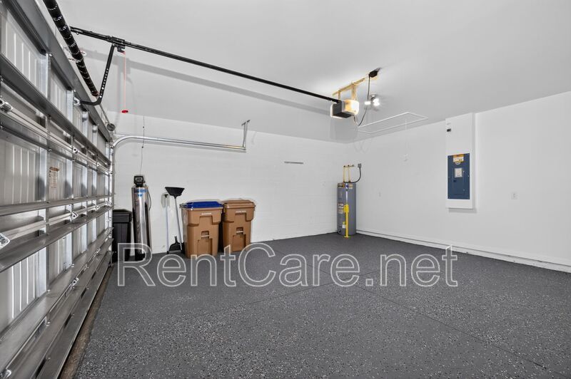 Beautiful 4/2 in St. Cloud with Solar Panels!! Available Now! property image