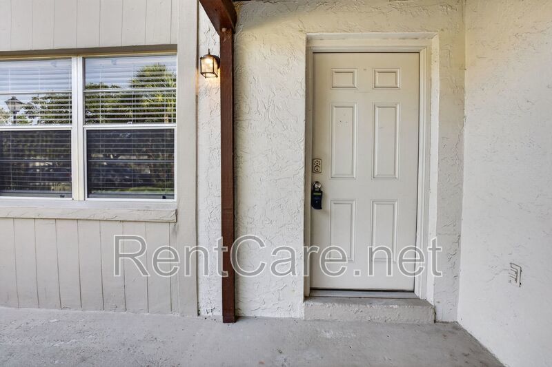 Well appointed 2/2  1st floor condo in beautiful Winter Garden. Available Now! property image