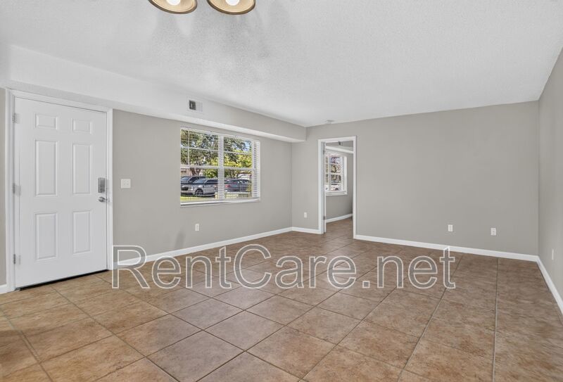 Well appointed 2/2  1st floor condo in beautiful Winter Garden. Available Now! property image