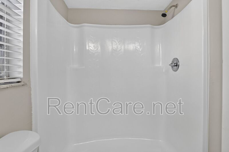 Well appointed 2/2  1st floor condo in beautiful Winter Garden. Available Now! property image