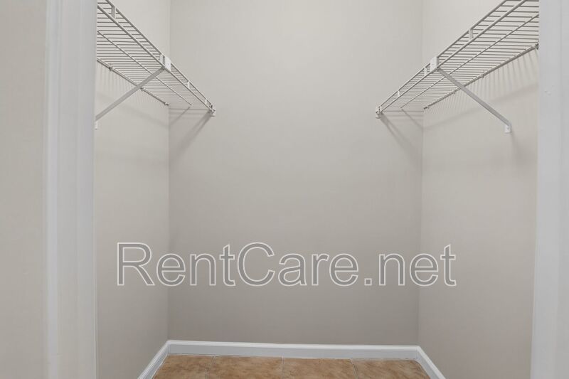 Well appointed 2/2  1st floor condo in beautiful Winter Garden. Available Now! property image