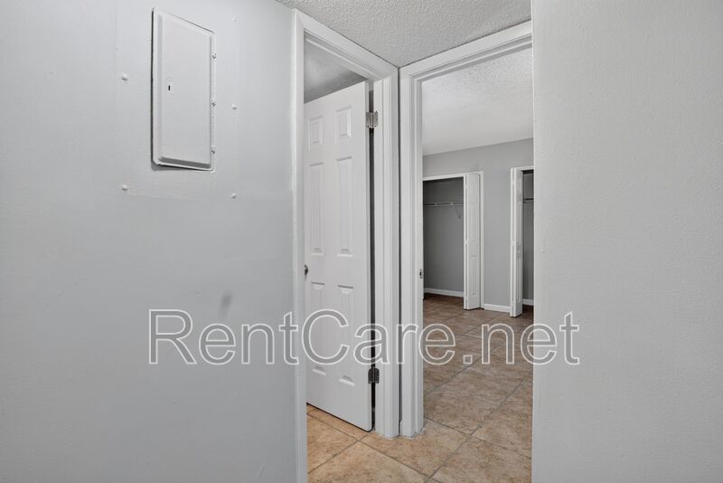 Well appointed 2/2  1st floor condo in beautiful Winter Garden. Available Now! property image
