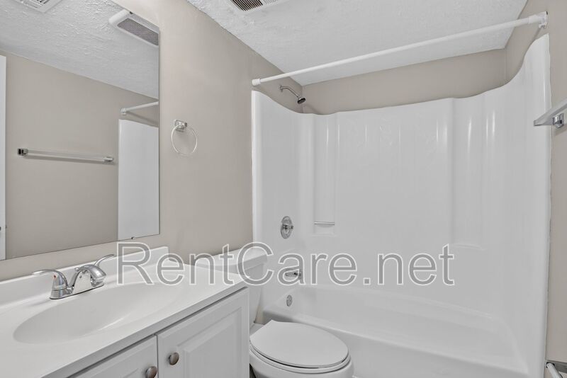 Well appointed 2/2  1st floor condo in beautiful Winter Garden. Available Now! property image