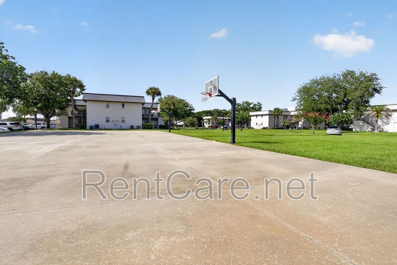 Well appointed 2/2  1st floor condo in beautiful Winter Garden. Available Now! property image