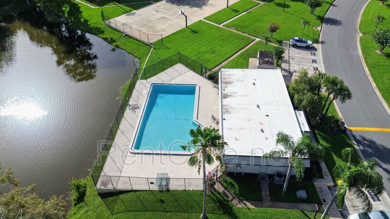 Well appointed 2/2  1st floor condo in beautiful Winter Garden. Available Now! property image