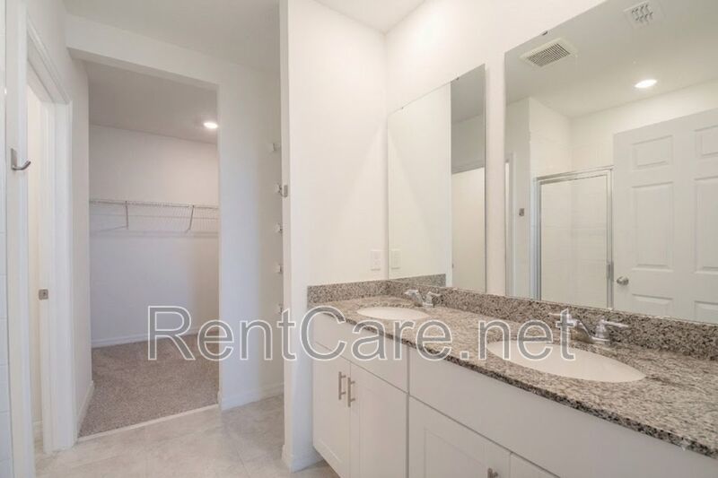Modern 4/2 House in Lake Deer Estates Available Now! property image