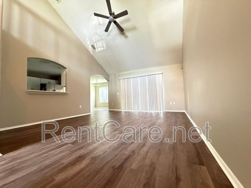 Spacious 3/2.5 Town Home in Meadow Woods! Available Now! property image