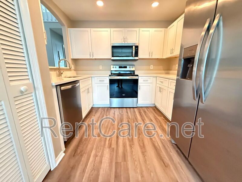 Spacious 3/2.5 Town Home in Meadow Woods! Available Now! property image