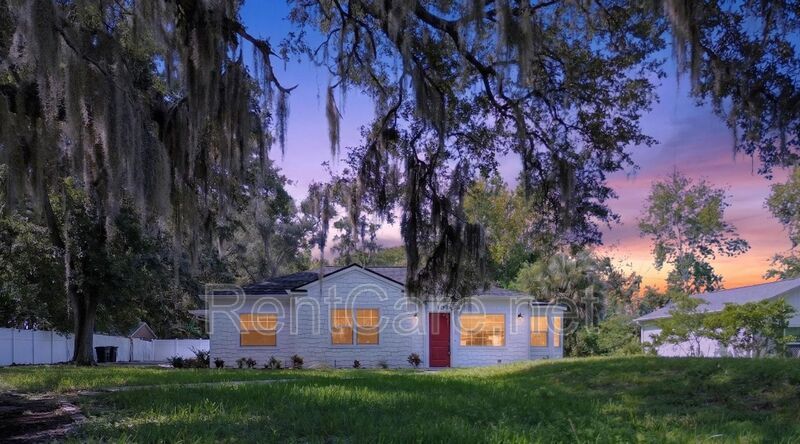 Stunning Historic 3/2 In the heart of Downtown Winter Garden! Available Now! property image