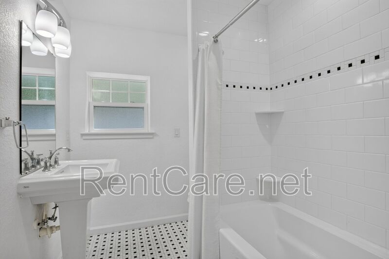 Stunning Historic 3/2 In the heart of Downtown Winter Garden! Available Now! property image